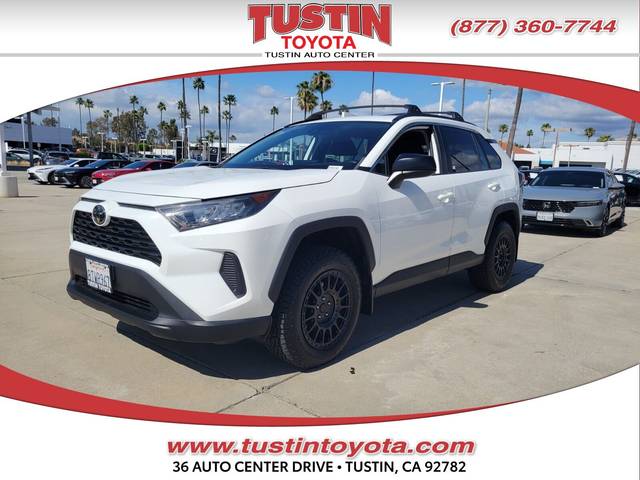 2021 Toyota RAV4 LE FWD photo