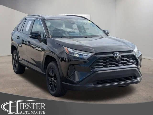 2022 Toyota RAV4 XLE FWD photo