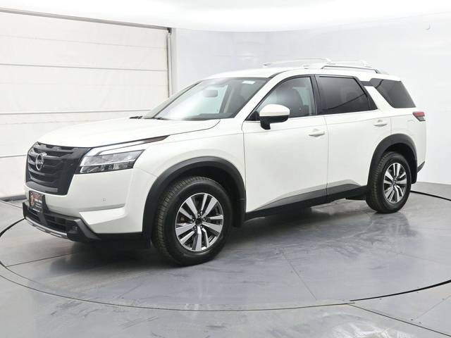 2022 Nissan Pathfinder SL 4WD photo