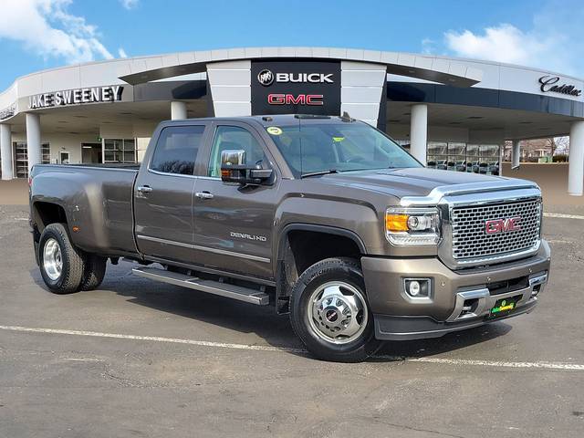 2015 GMC Sierra 3500HD Denali 4WD photo
