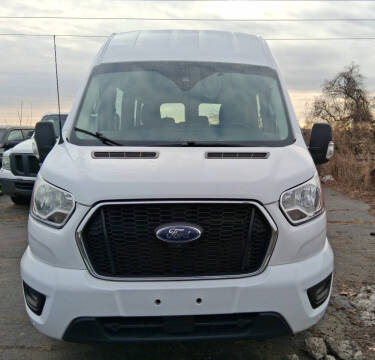 2022 Ford Transit Passenger Wagon XLT RWD photo