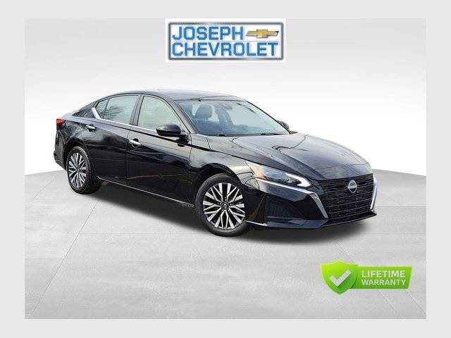 2023 Nissan Altima 2.5 SV FWD photo