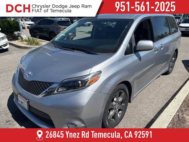 2015 Toyota Sienna SE FWD photo