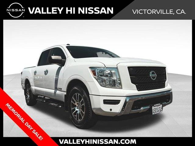 2021 Nissan Titan SV 4WD photo