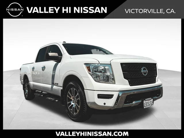 2021 Nissan Titan SV 4WD photo