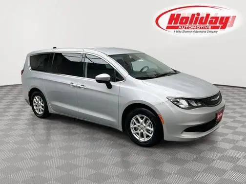 2023 Chrysler Voyager LX FWD photo