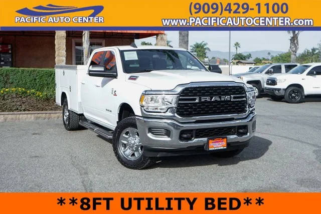 2022 Ram 3500 Big Horn 4WD photo
