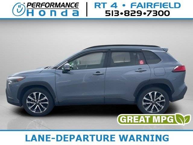 2023 Toyota Corolla Cross XLE AWD photo