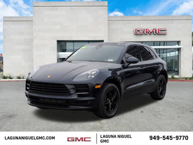 2021 Porsche Macan  AWD photo