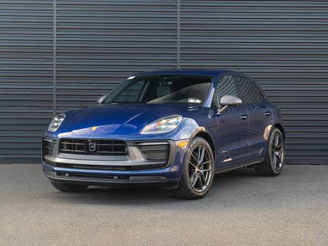 2023 Porsche Macan T AWD photo