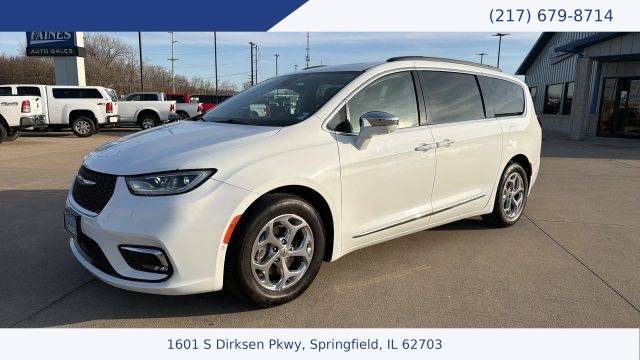 2022 Chrysler Pacifica Minivan Limited FWD photo