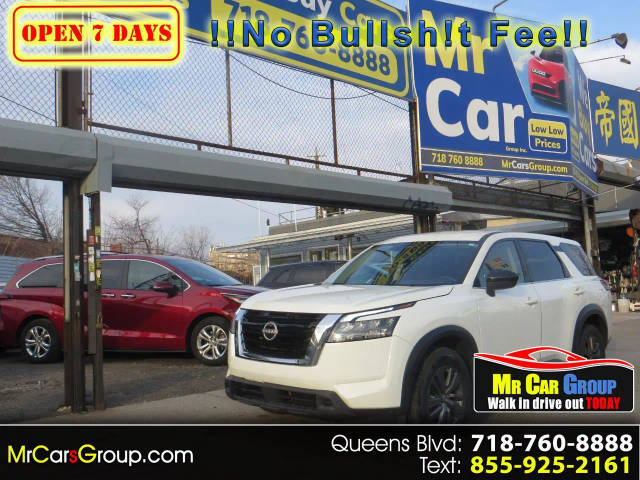 2023 Nissan Pathfinder S 4WD photo