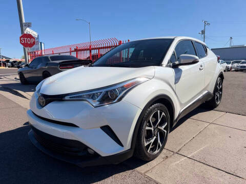 2018 Toyota C-HR XLE Premium FWD photo