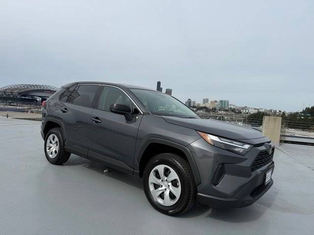 2023 Toyota RAV4 LE AWD photo