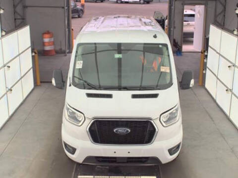2023 Ford Transit Passenger Wagon XLT RWD photo