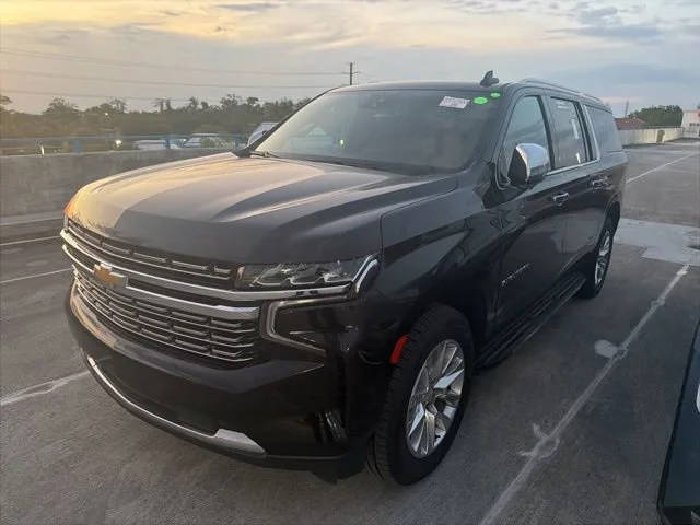 2023 Chevrolet Suburban Premier 4WD photo