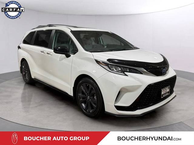 2022 Toyota Sienna XSE FWD photo