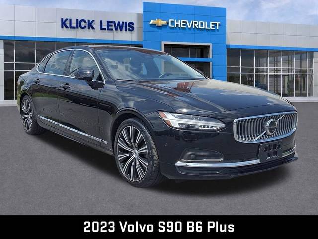 2023 Volvo S90 Plus AWD photo