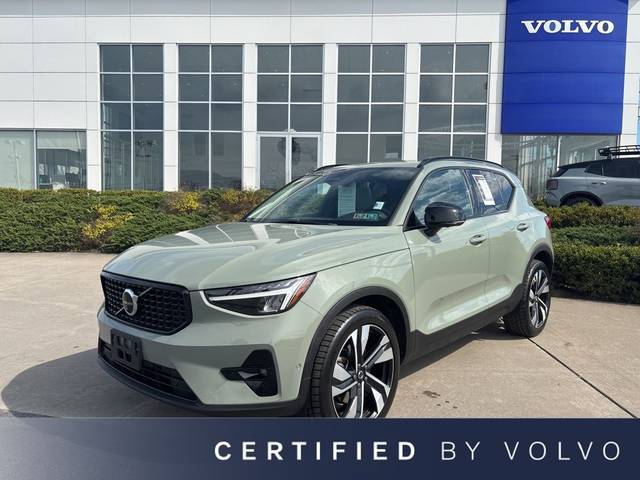2023 Volvo XC40 Ultimate Dark Theme AWD photo