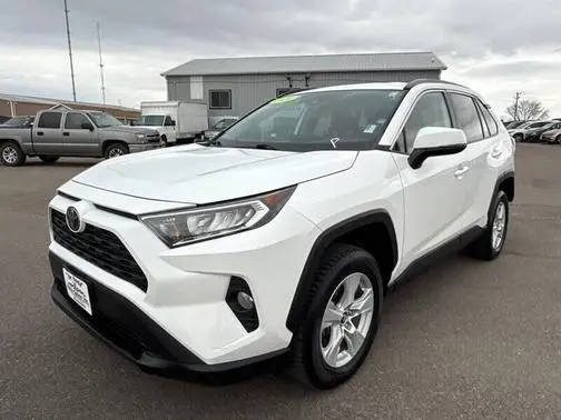 2020 Toyota RAV4 XLE FWD photo