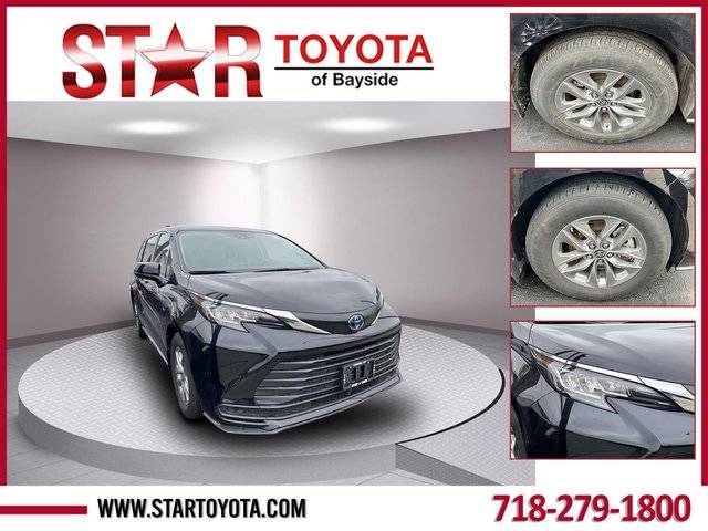 2023 Toyota Sienna LE AWD photo