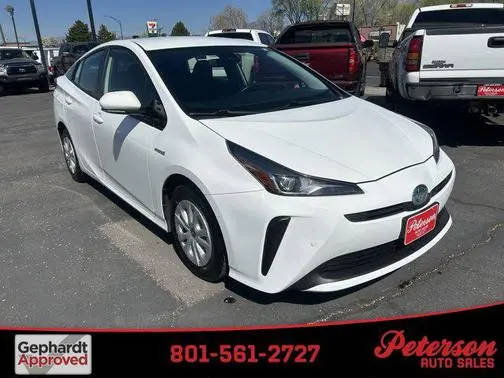2019 Toyota Prius LE FWD photo
