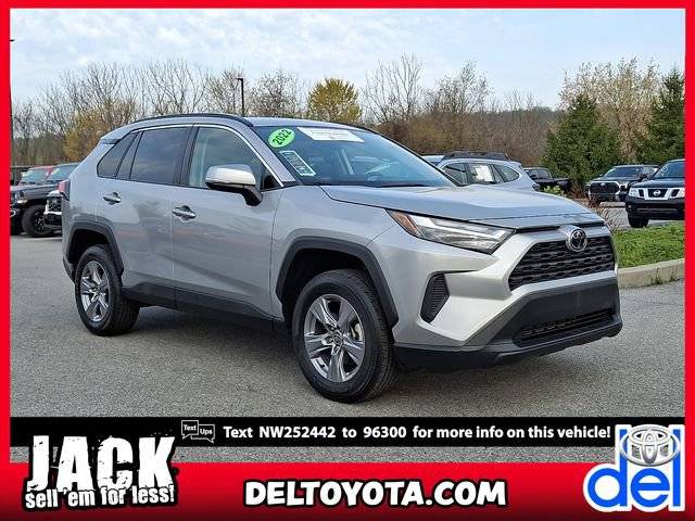 2022 Toyota RAV4 XLE AWD photo