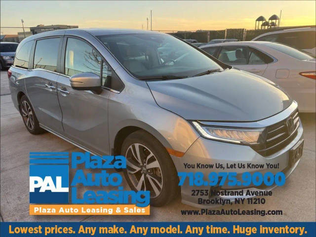 2023 Honda Odyssey Touring FWD photo