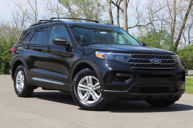 2023 Ford Explorer XLT 4WD photo