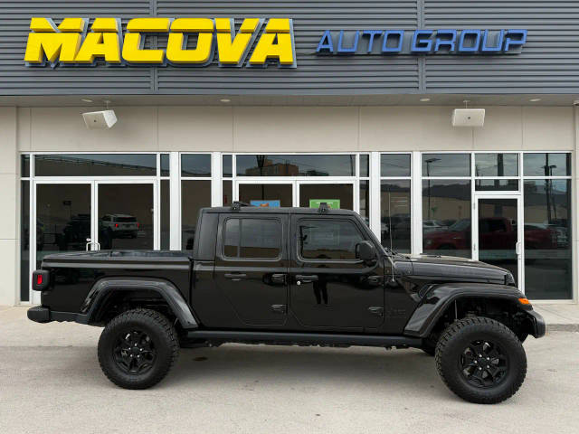2022 Jeep Gladiator Willys Sport 4WD photo