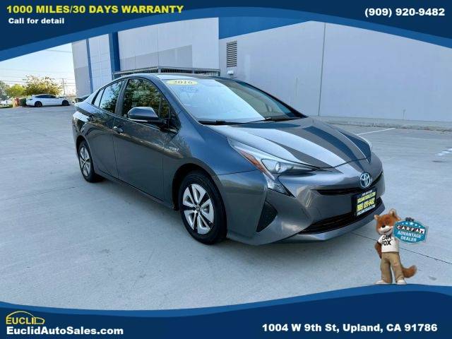 2016 Toyota Prius Three FWD photo