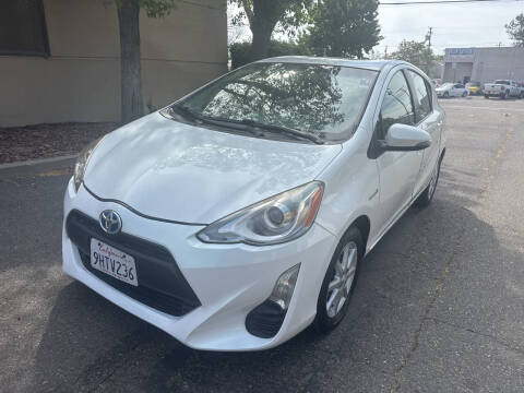 2016 Toyota Prius c Four FWD photo
