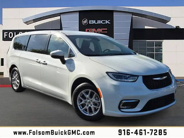 2023 Chrysler Pacifica Minivan Touring L FWD photo