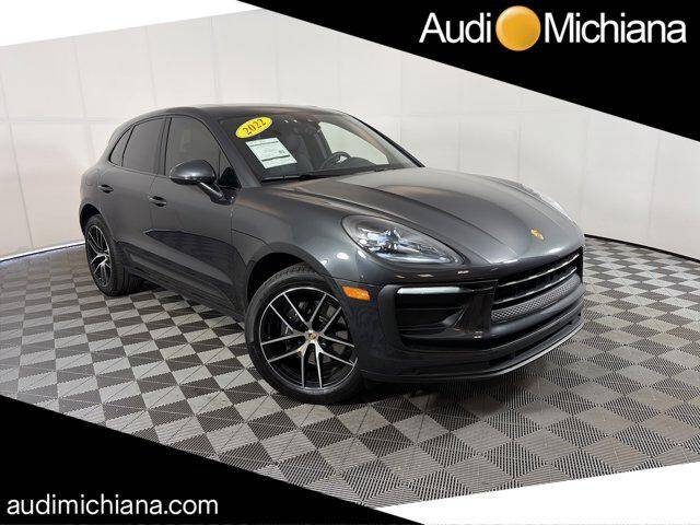 2022 Porsche Macan  AWD photo