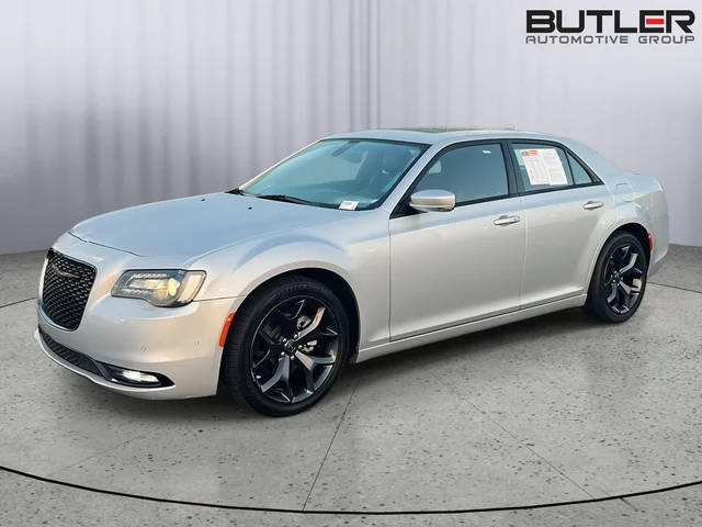 2023 Chrysler 300 300S RWD photo
