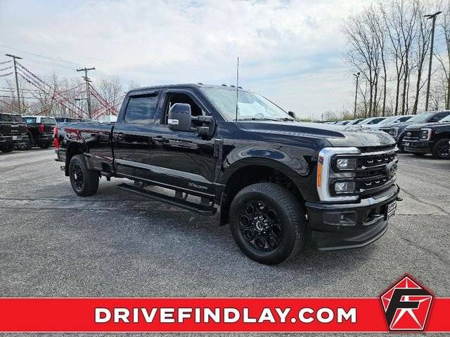 2023 Ford F-250 Super Duty LARIAT 4WD photo