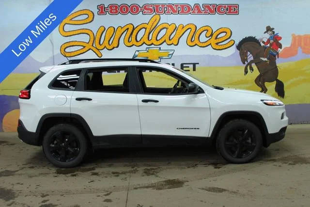2017 Jeep Cherokee Altitude 4WD photo