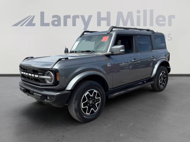 2023 Ford Bronco 4 Door Outer Banks 4WD photo