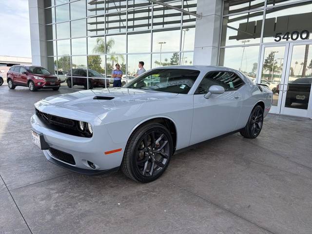 2021 Dodge Challenger SXT RWD photo