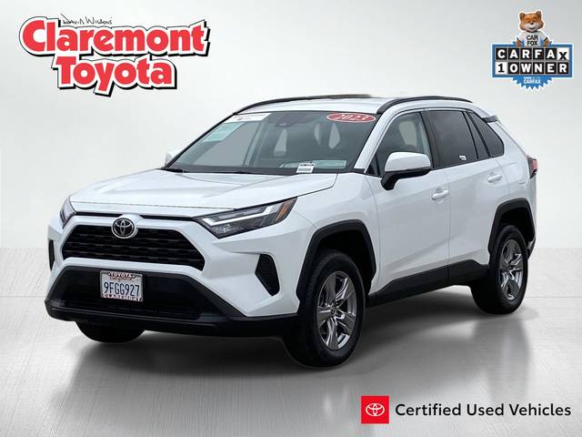 2023 Toyota RAV4 XLE AWD photo