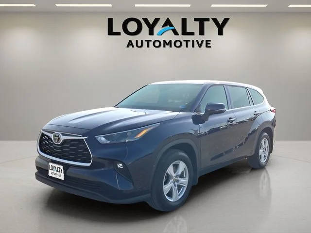 2022 Toyota Highlander LE AWD photo
