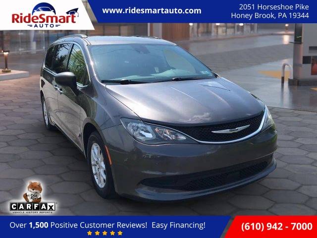 2023 Chrysler Voyager LX FWD photo