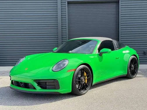 2023 Porsche 911 4 GTS AWD photo