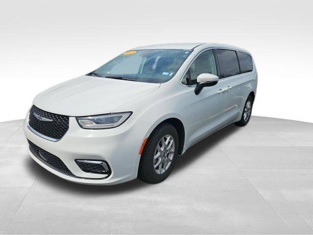 2023 Chrysler Pacifica Minivan Touring L FWD photo