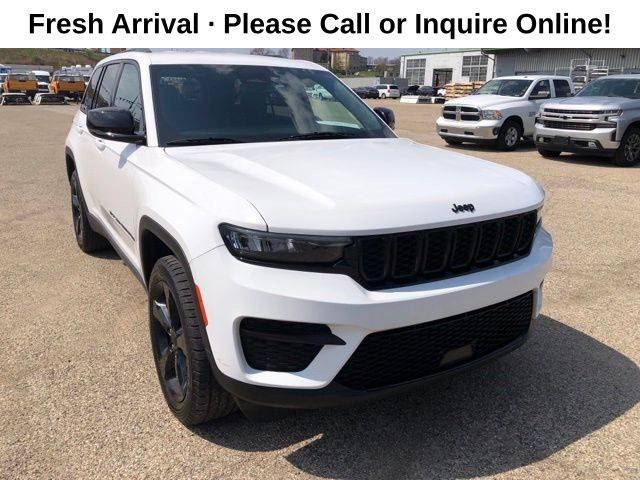 2023 Jeep Grand Cherokee Altitude 4WD photo