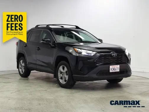 2022 Toyota RAV4 XLE FWD photo