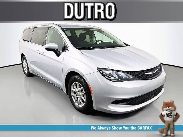2023 Chrysler Voyager LX FWD photo
