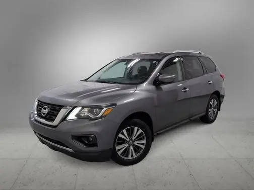 2017 Nissan Pathfinder SV 4WD photo