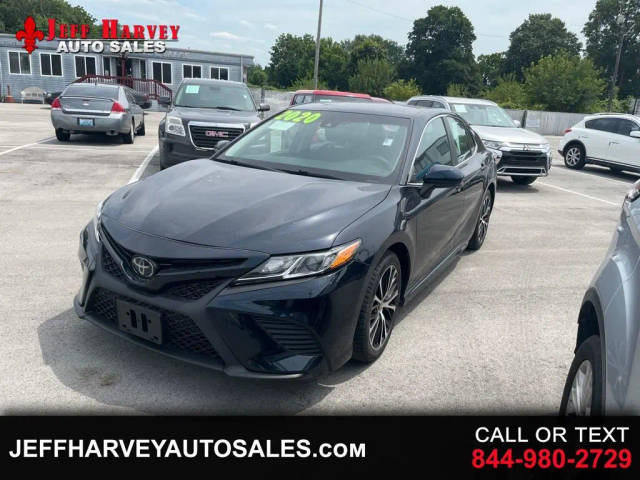2020 Toyota Camry SE FWD photo