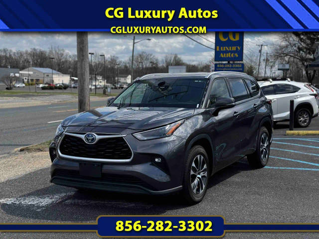 2022 Toyota Highlander Hybrid XLE FWD photo